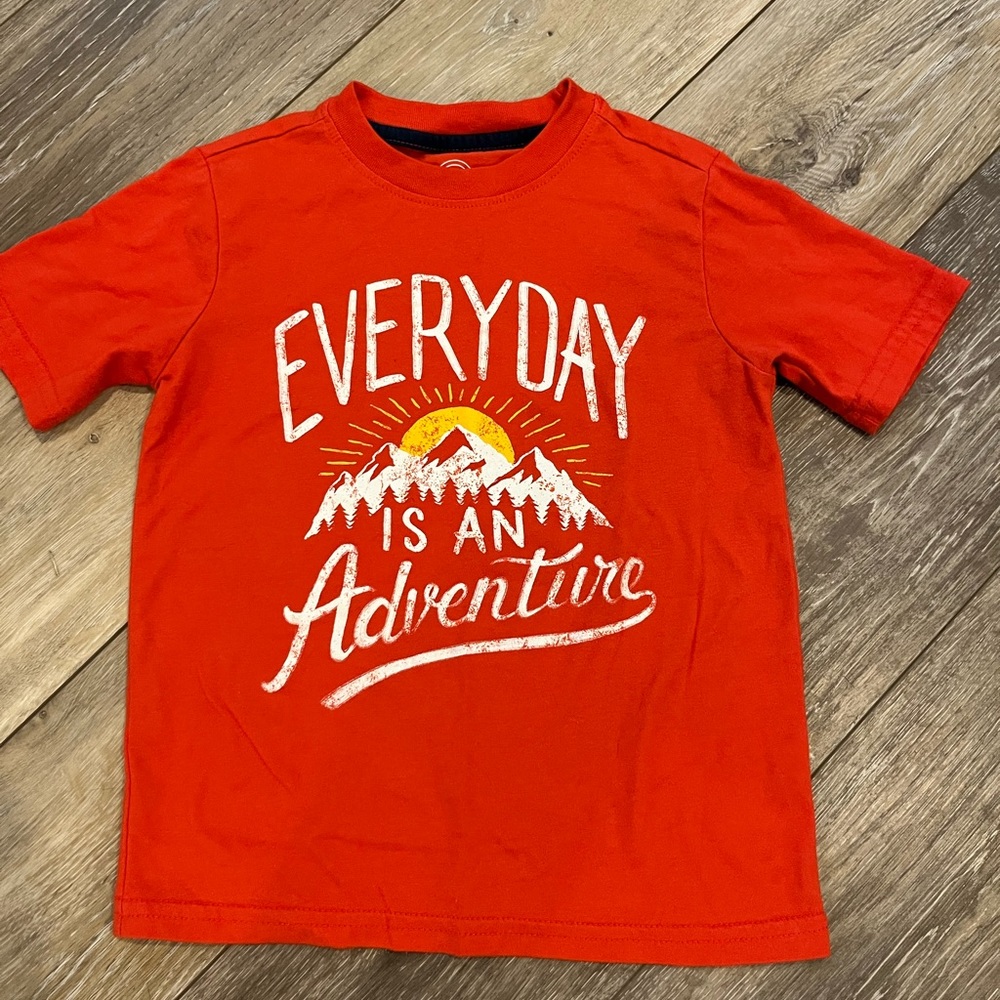Kids tee size 4/5